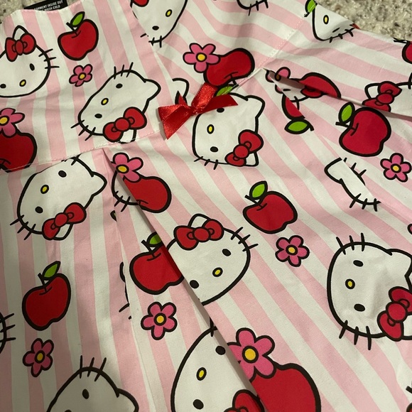 Hello Kitty Skirt - Picture 3 of 3